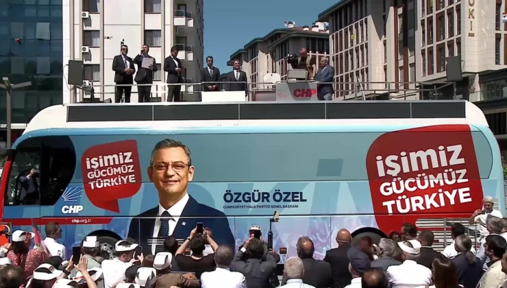 CHP’den Rize’de “çay Mitingi”… Özgür Özel: “Rizelinin Gözüne Bakın 17 Lirayı Söyleyin.