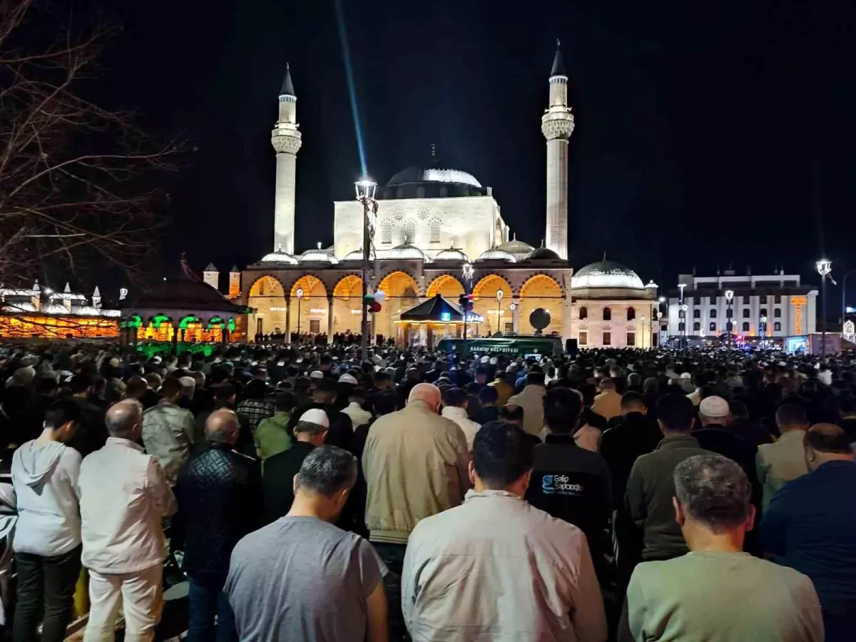 Konya’da Kadir Gecesi Coşkusu