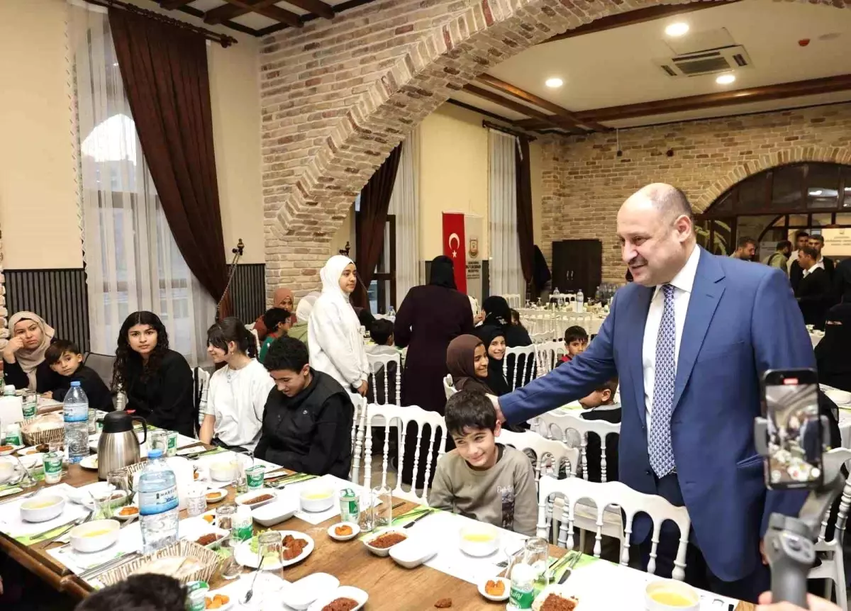Şanlıurfa’da Dünya Yetimler Günü’nde İftar Programı Düzenlendi