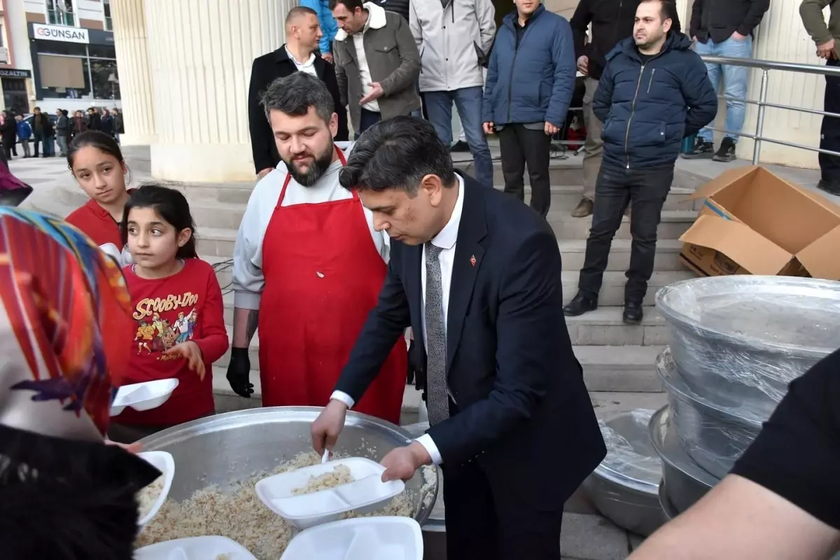 Söğüt Belediyesi’nden Geleneksel Ramazan İftarı