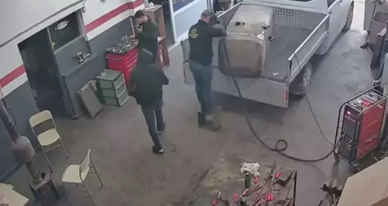 Kaynak yaptığı yakıt deposu aniden patladı